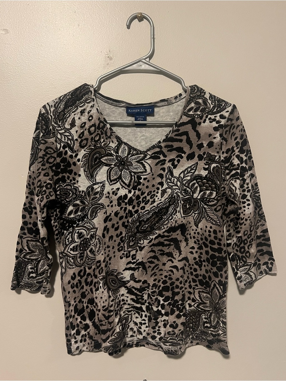 Karen Scott Black & Gray Floral-Animal V-Neck Long Sleeve Top